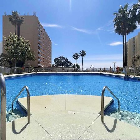 Pool And Beach In Беналмадена Екстериор снимка