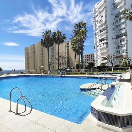 Pool And Beach In Беналмадена Екстериор снимка
